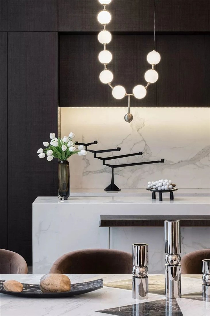 white calacatta gold marble​